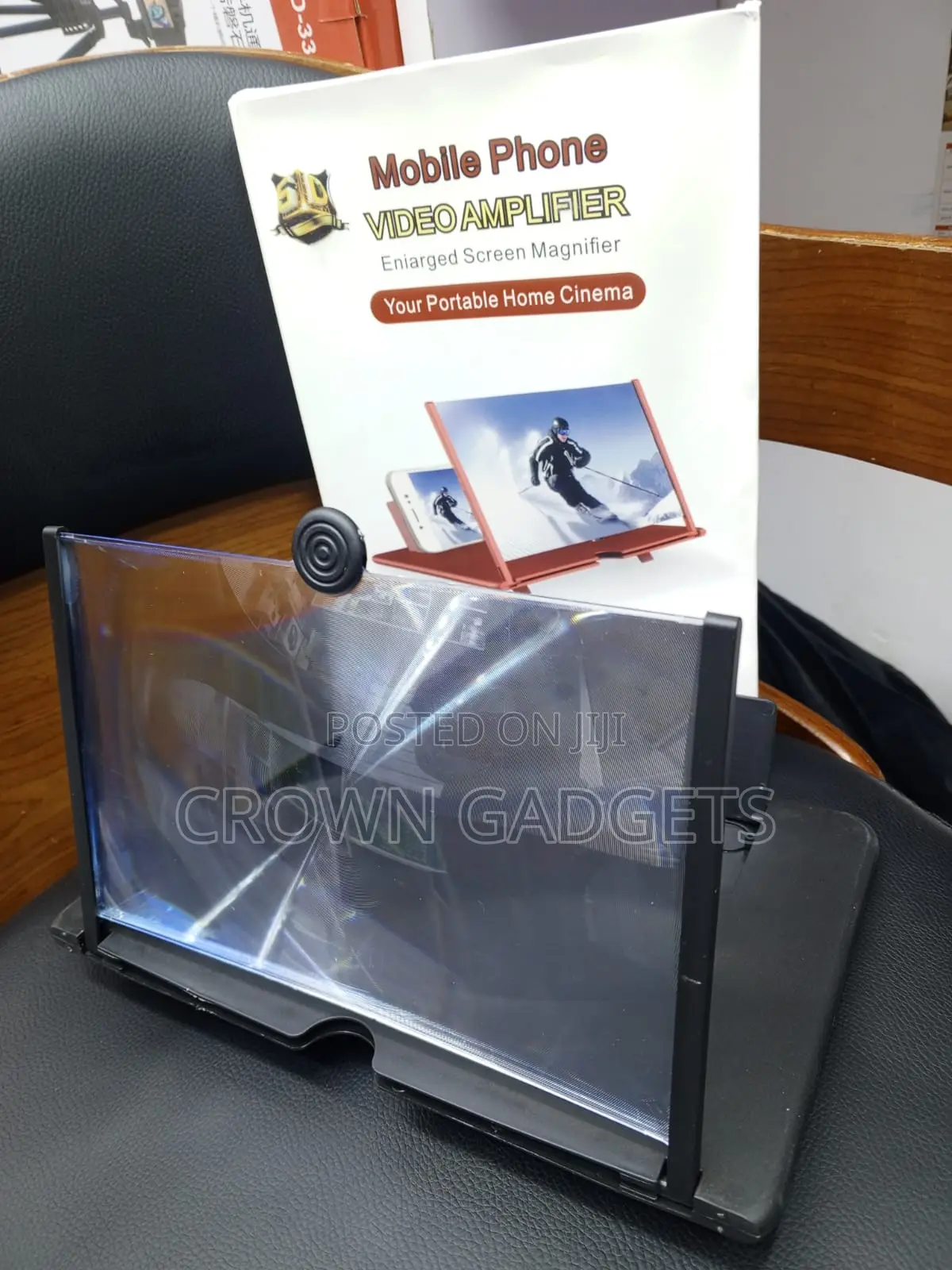 Universal Smartphone Screen Magnifier With Foldable Stand