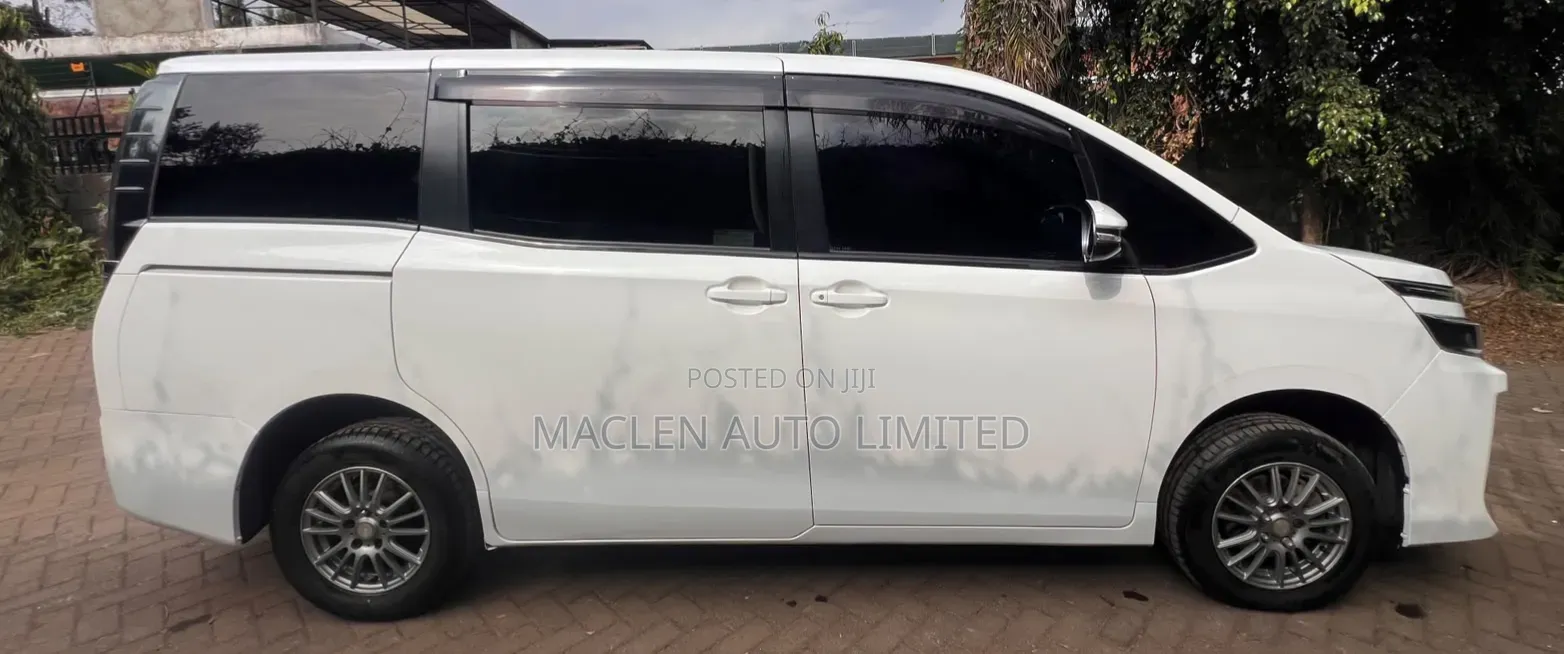 Toyota Voxy 2016 White