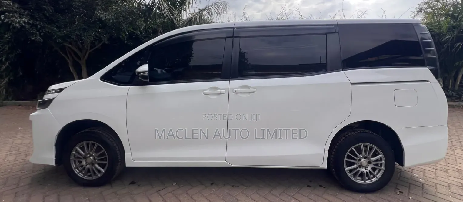 Toyota Voxy 2016 White