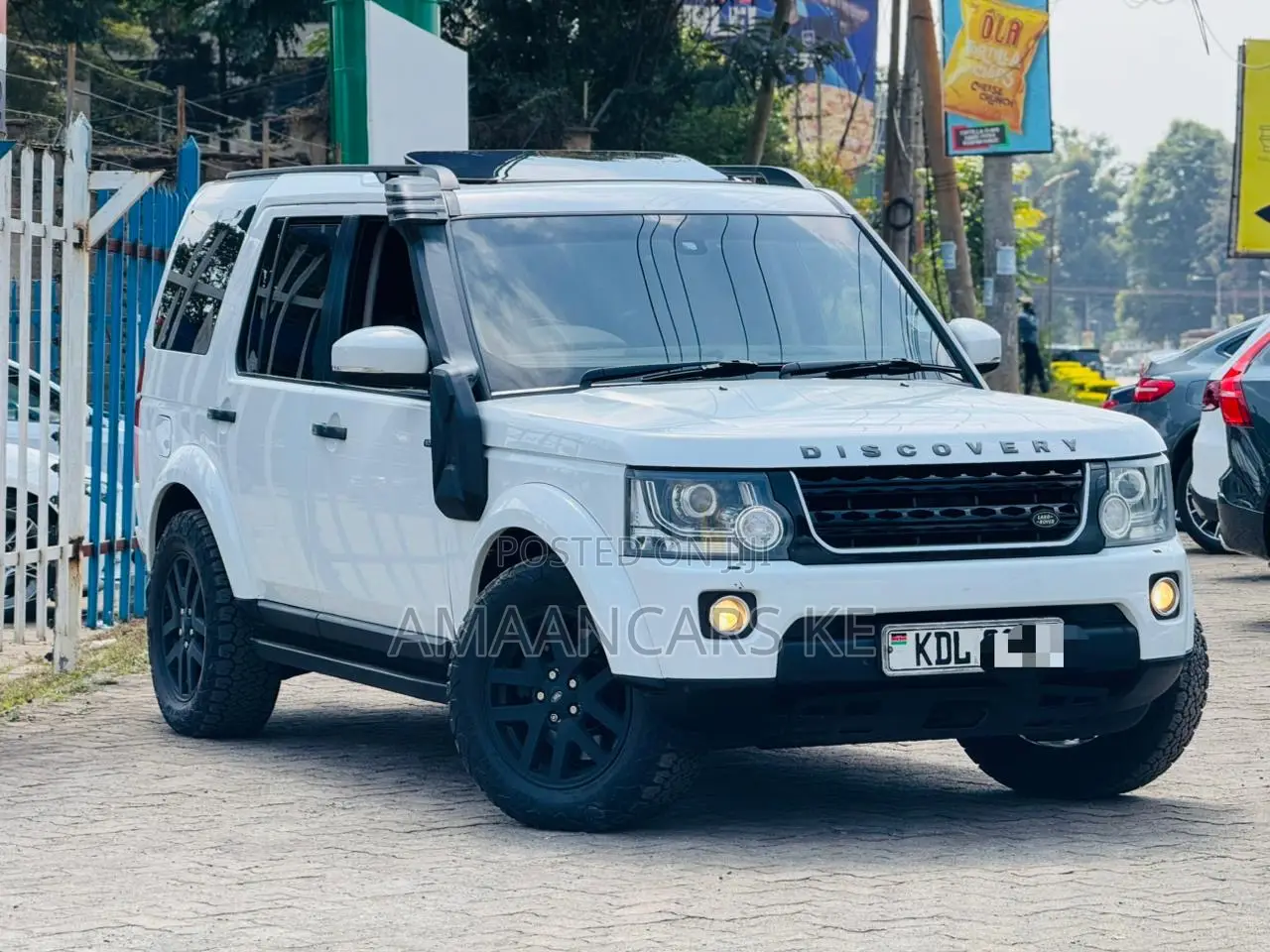 Land Rover Discovery 2016 White