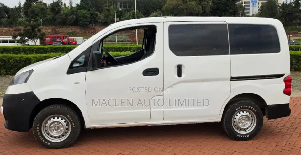 Nissan NV200 2011 White