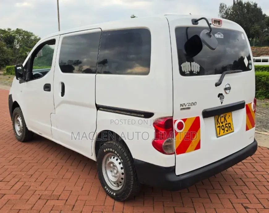 Nissan NV200 2011 White