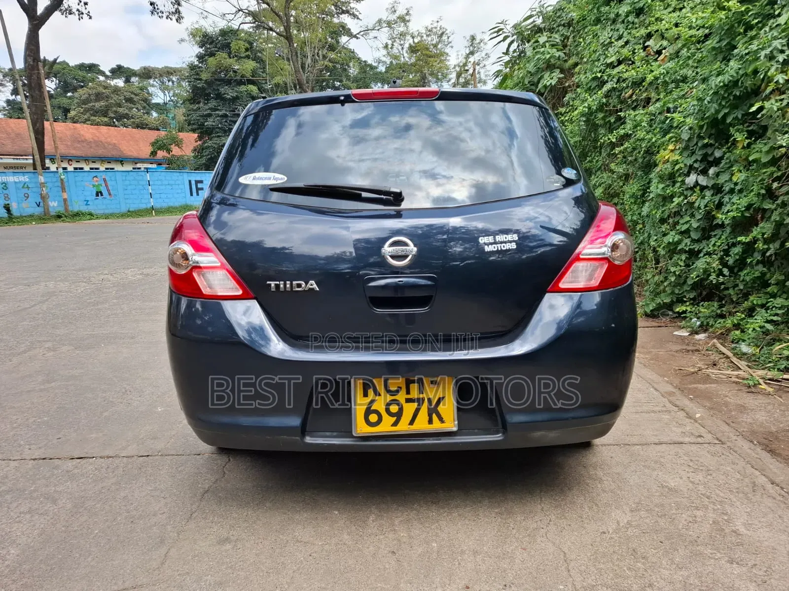 Nissan Tiida 2009 Black