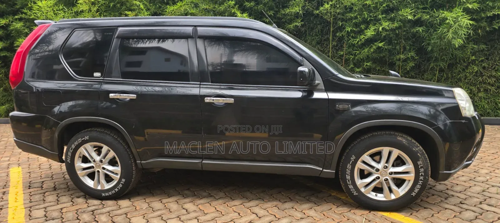Nissan X-Trail 2012 Black