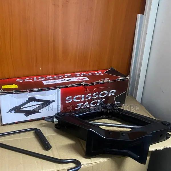 Universal Car Scissor Jack – Compact Heavy-Duty Vehicle Lifter 3t