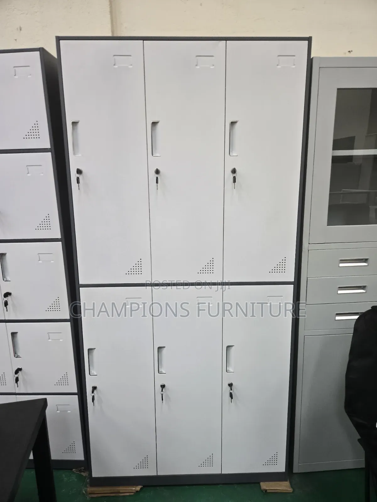 6 Lockers Cabinet