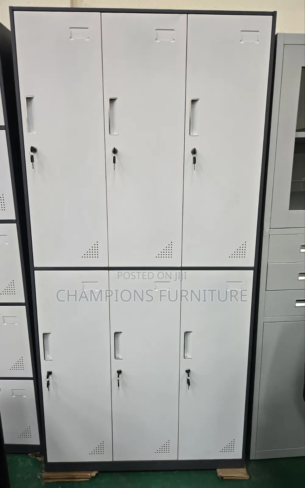 6 Lockers Cabinet