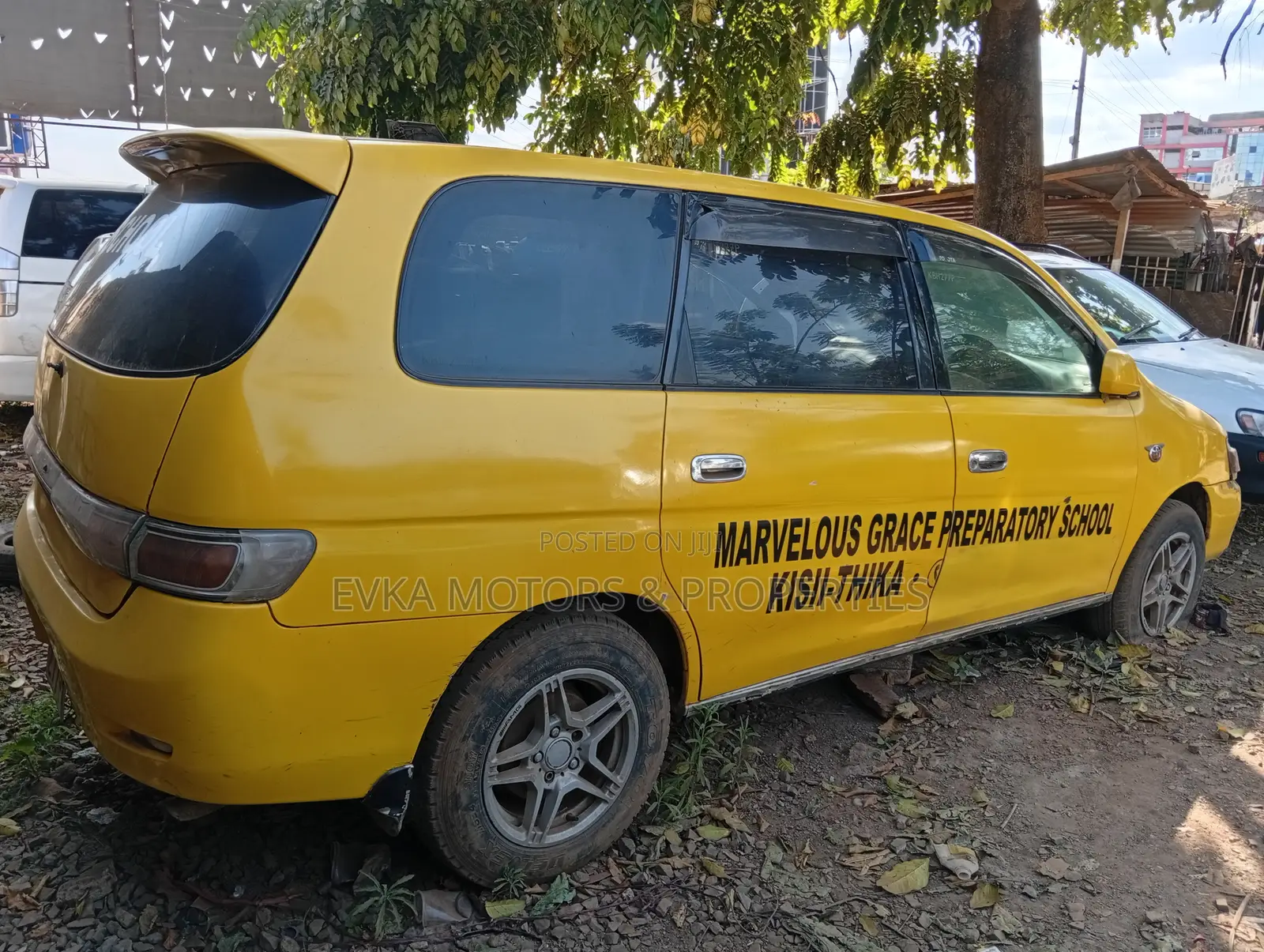Toyota Gaia 2003 Yellow