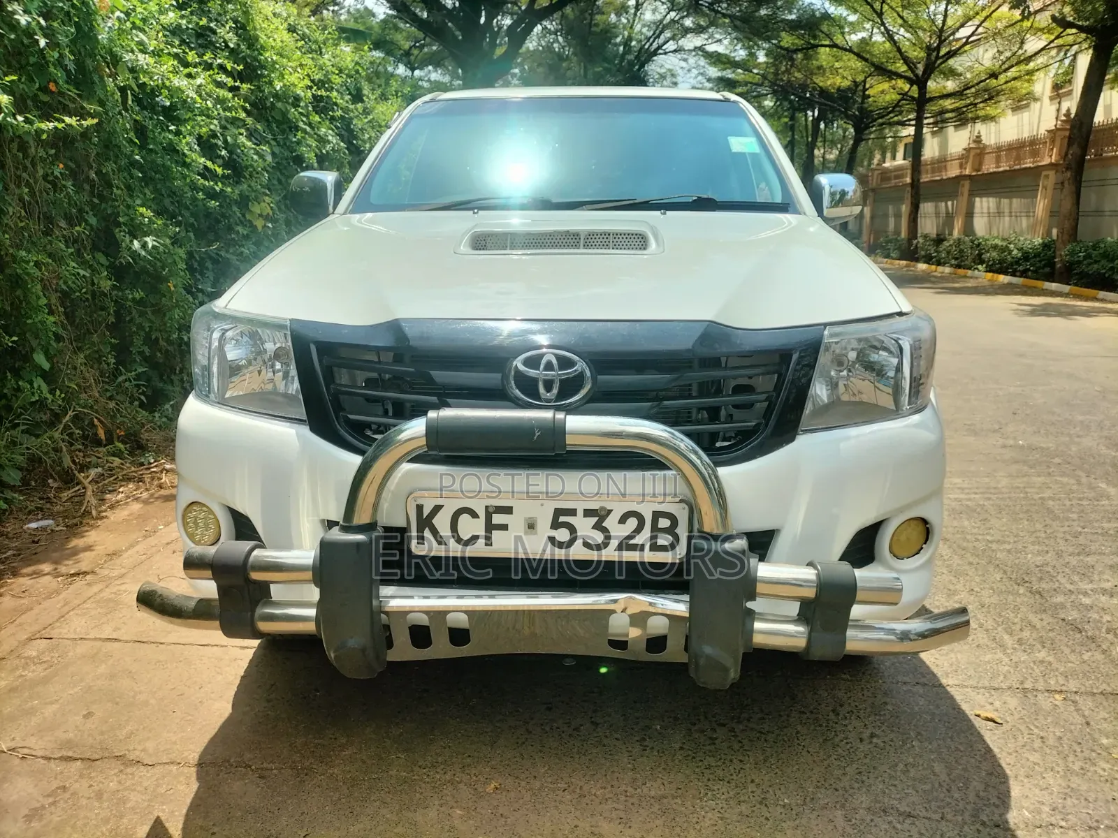 Toyota Hilux 2009 White