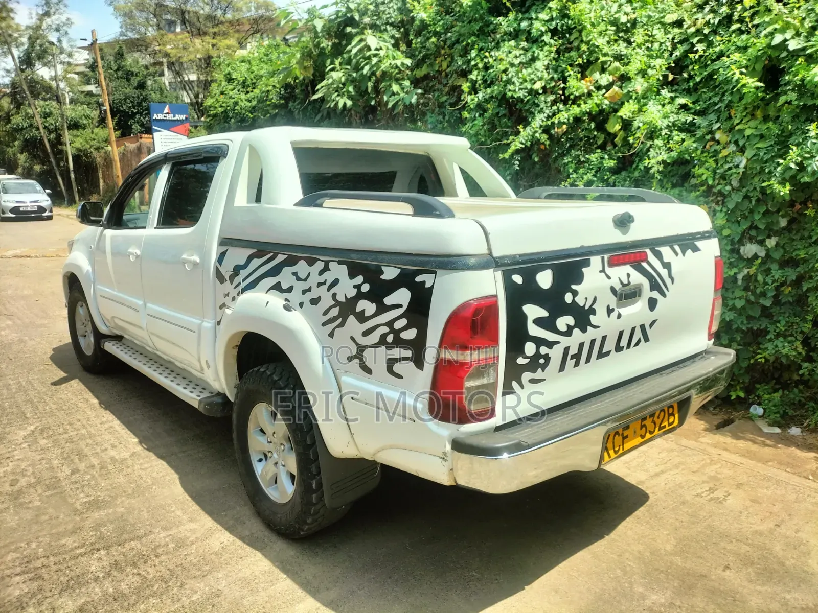 Toyota Hilux 2009 White