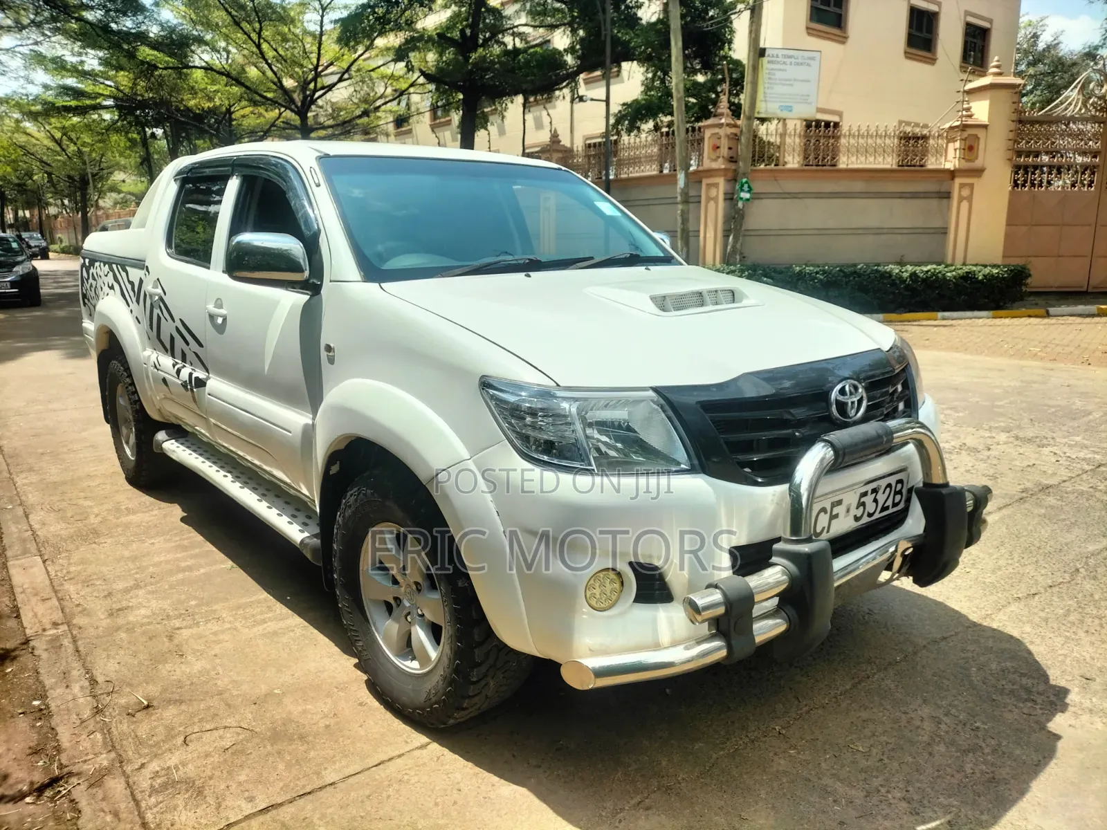 Toyota Hilux 2009 White
