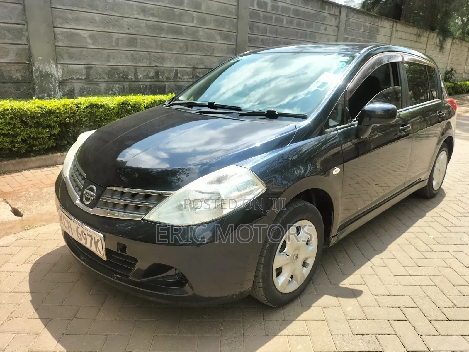 Nissan Tiida 2009 Black