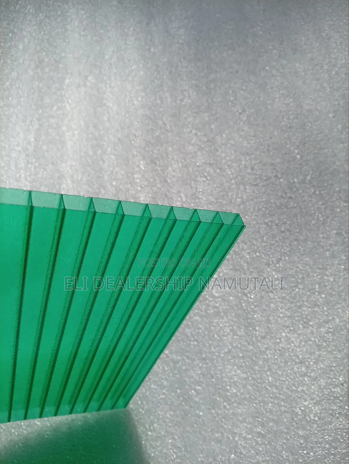 High-Impact Green Polycarbonate Roofing Sheet for Outdoor Applications