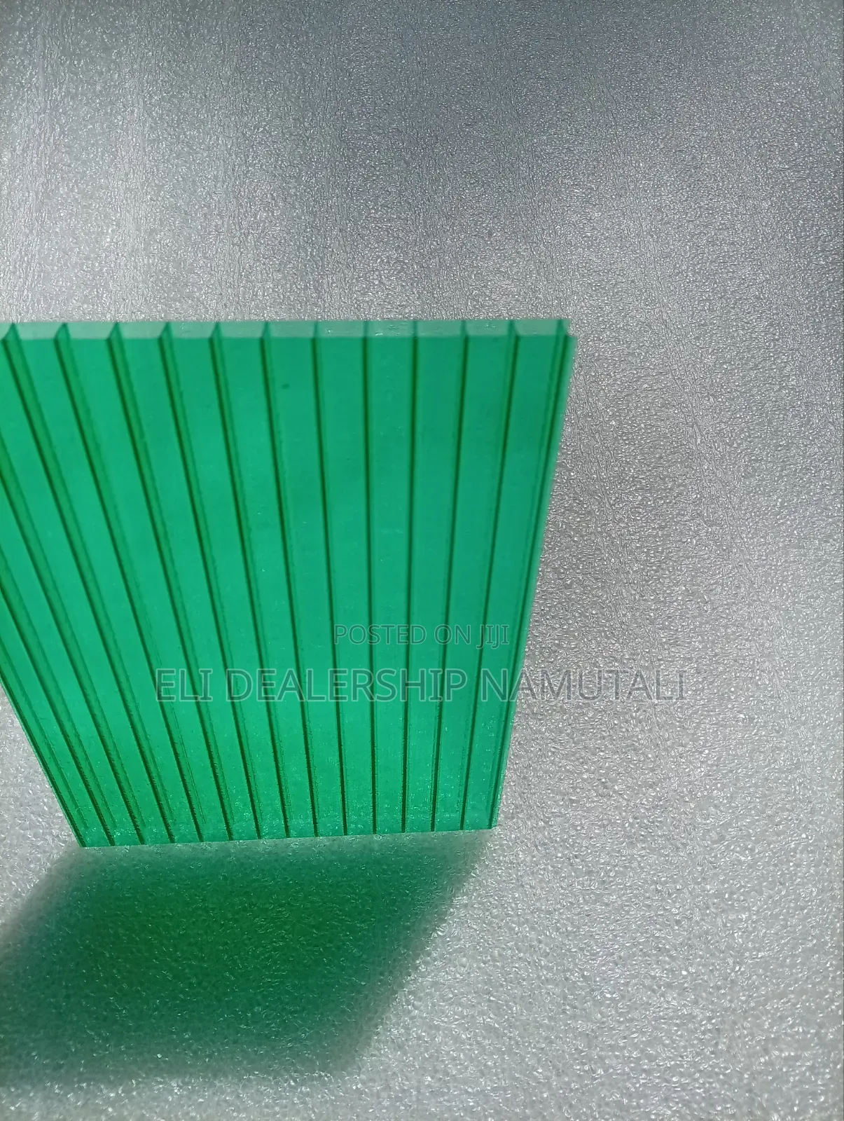 High-Impact Green Polycarbonate Roofing Sheet for Outdoor Applications
