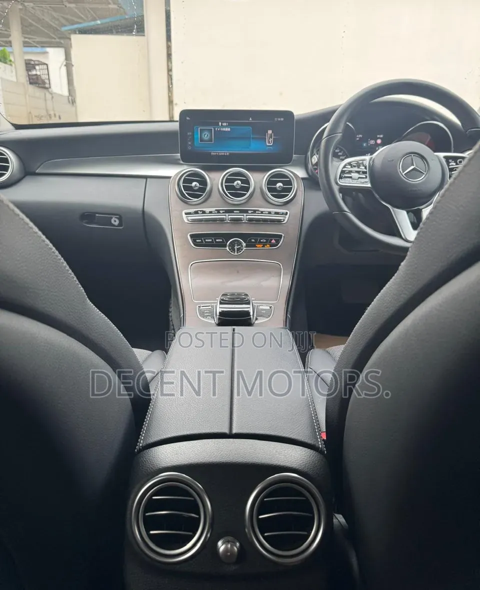 Mercedes-Benz C180 2019 Black