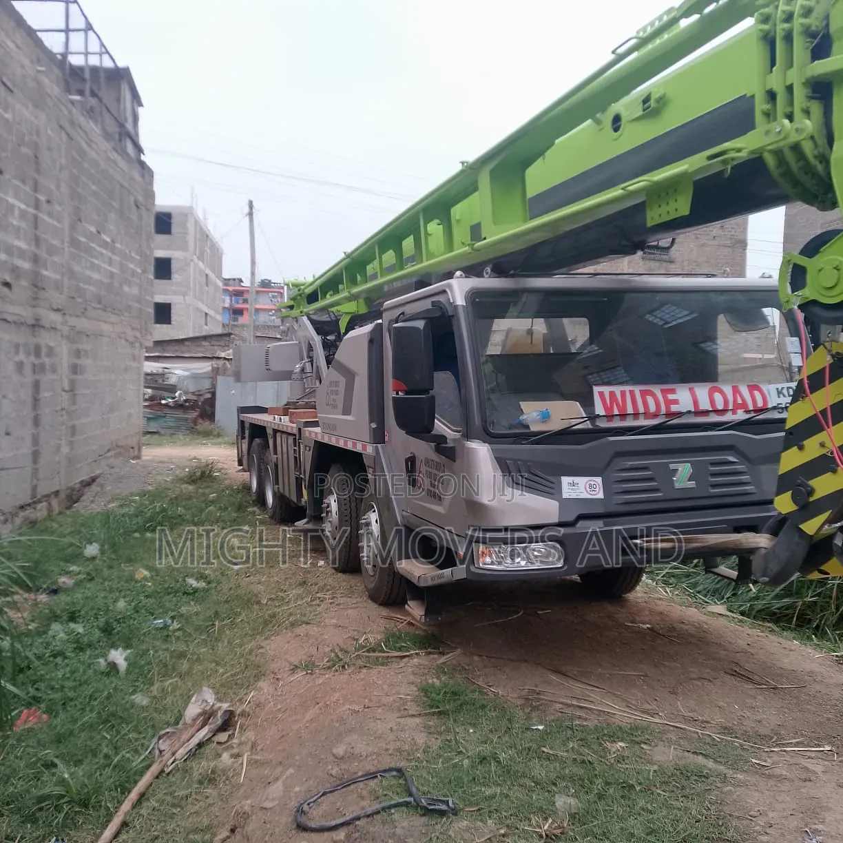 Cranes And Forklifts For Lifting Jobs Available
