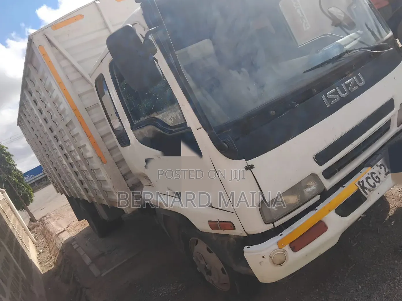 Isuzu FRR Yom 2015 White