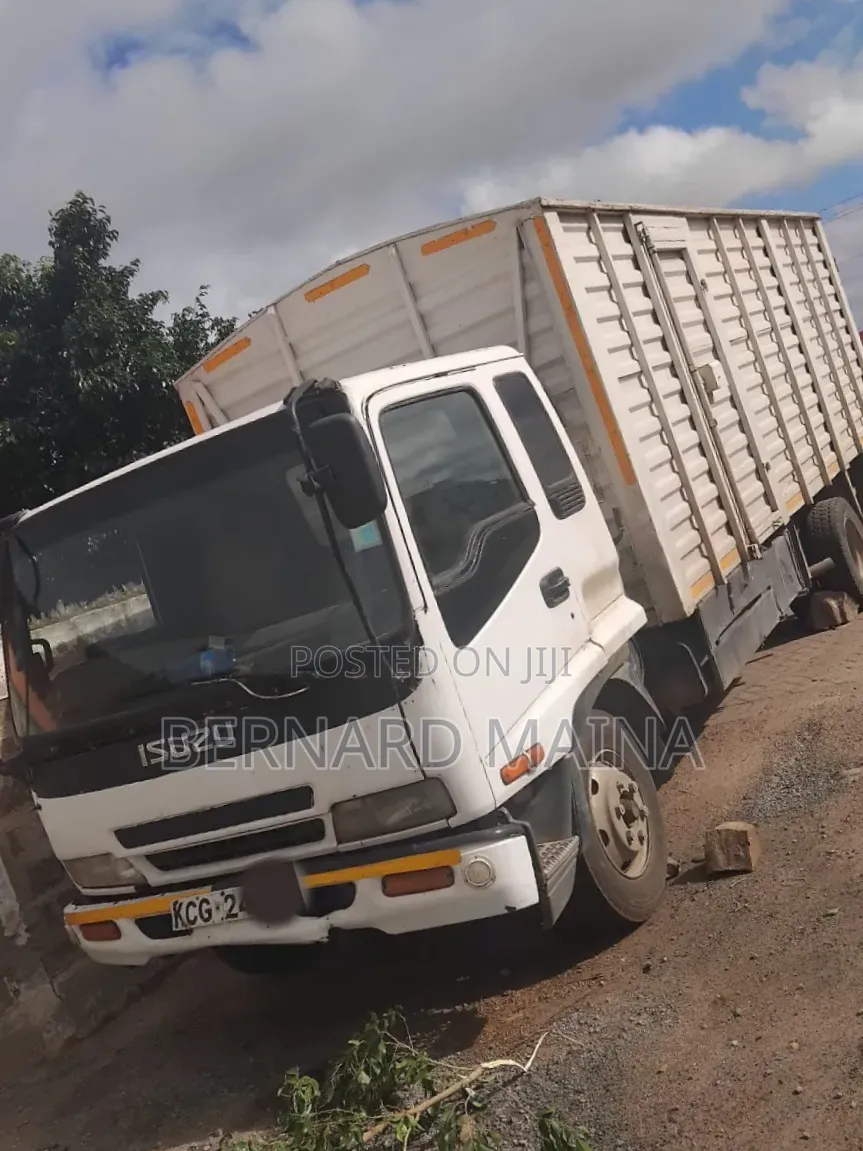 Isuzu FRR Yom 2015 White