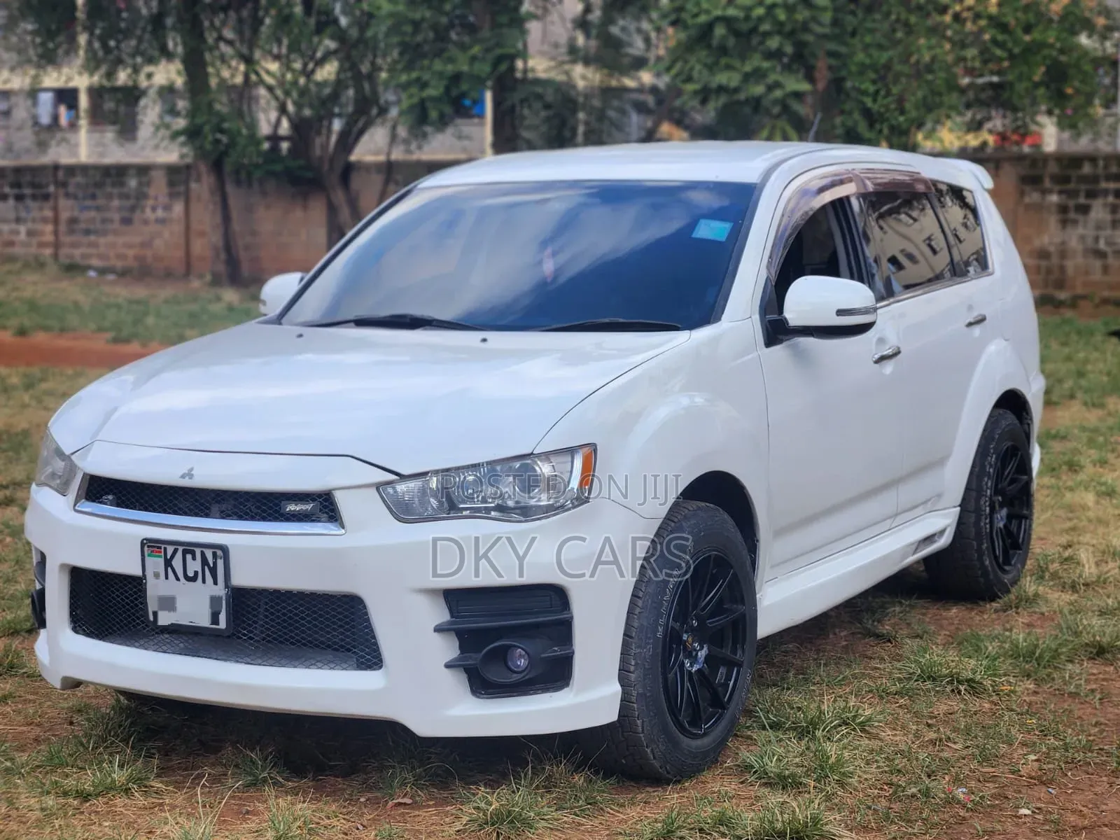 Mitsubishi Outlander 2010 White