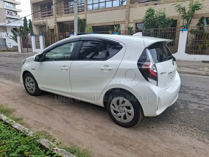 Toyota Aqua 2019 White