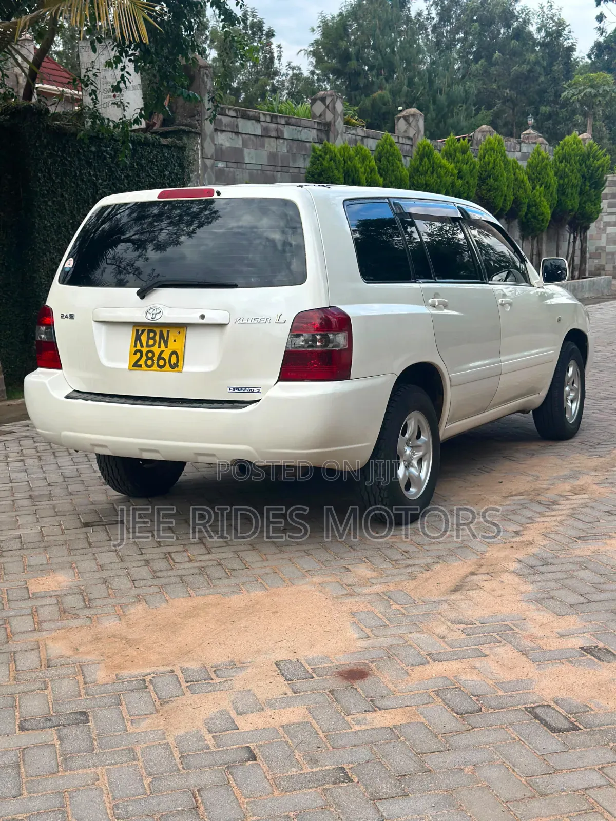 Toyota Kluger 2004 White
