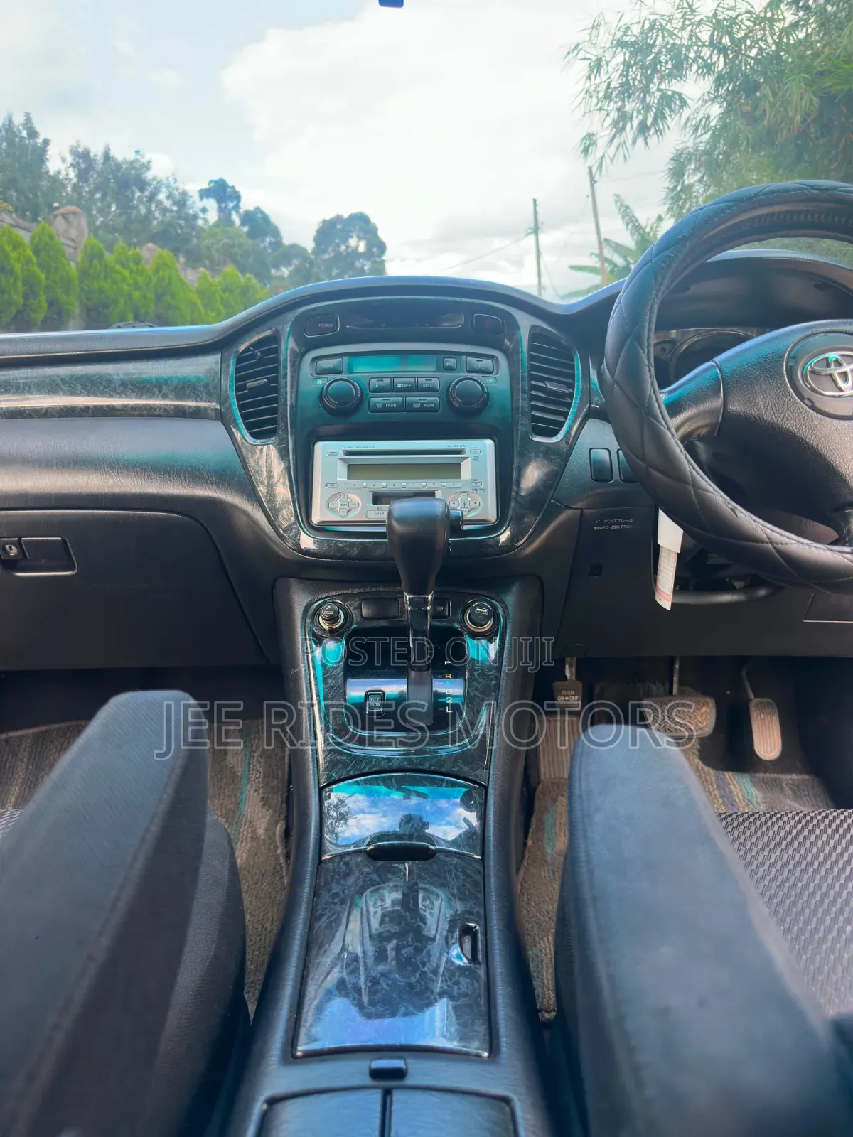 Toyota Kluger 2004 White