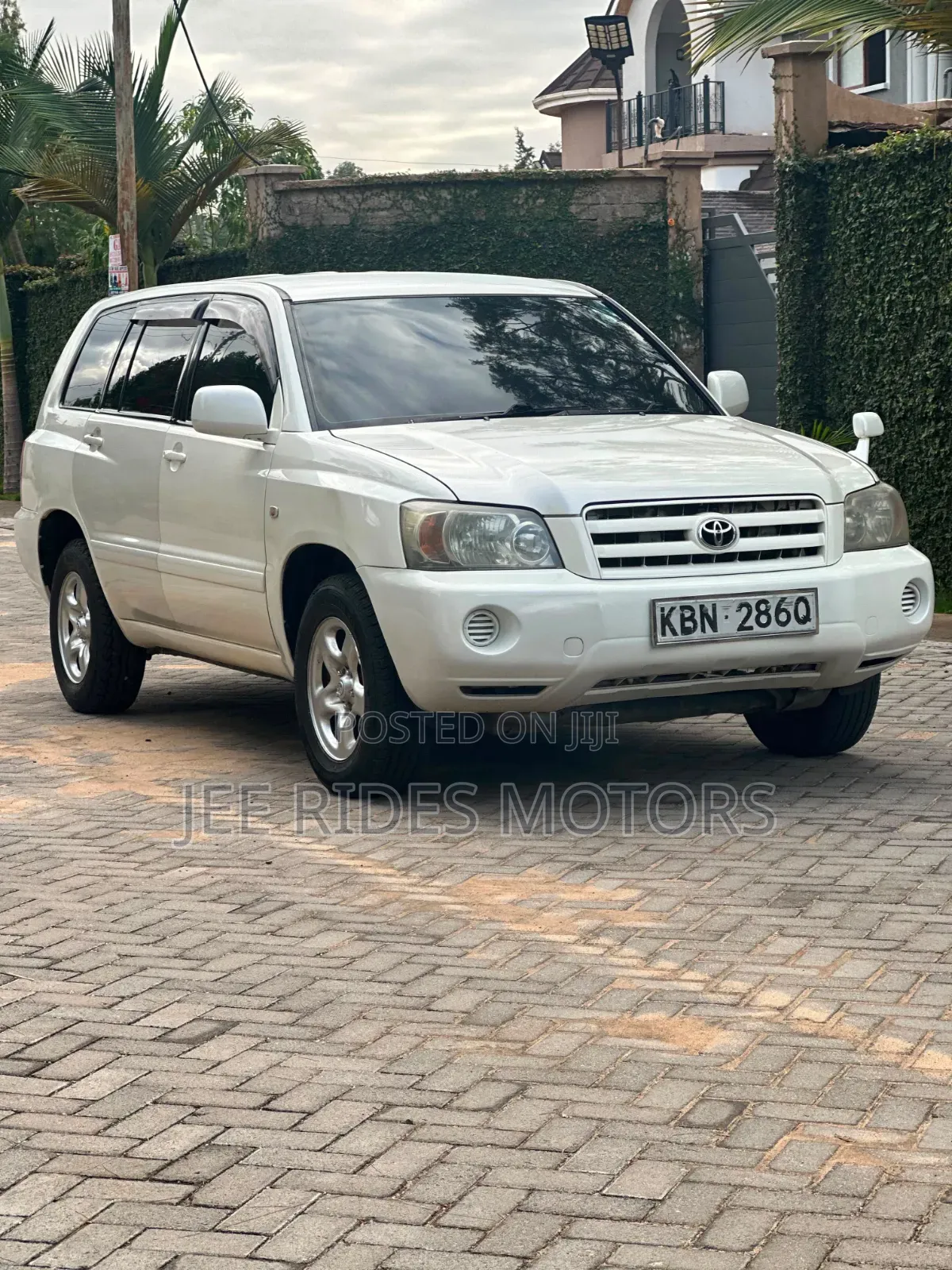 Toyota Kluger 2004 White