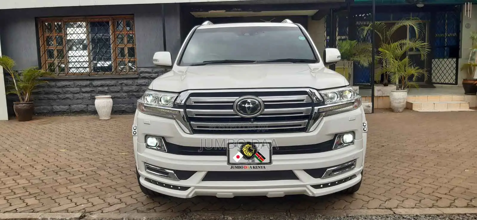 Toyota Land Cruiser 4.6 V8 ZX 2020 White