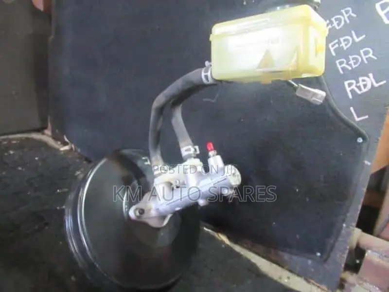 Toyota Spacio Brake Booster/Master Cylinder