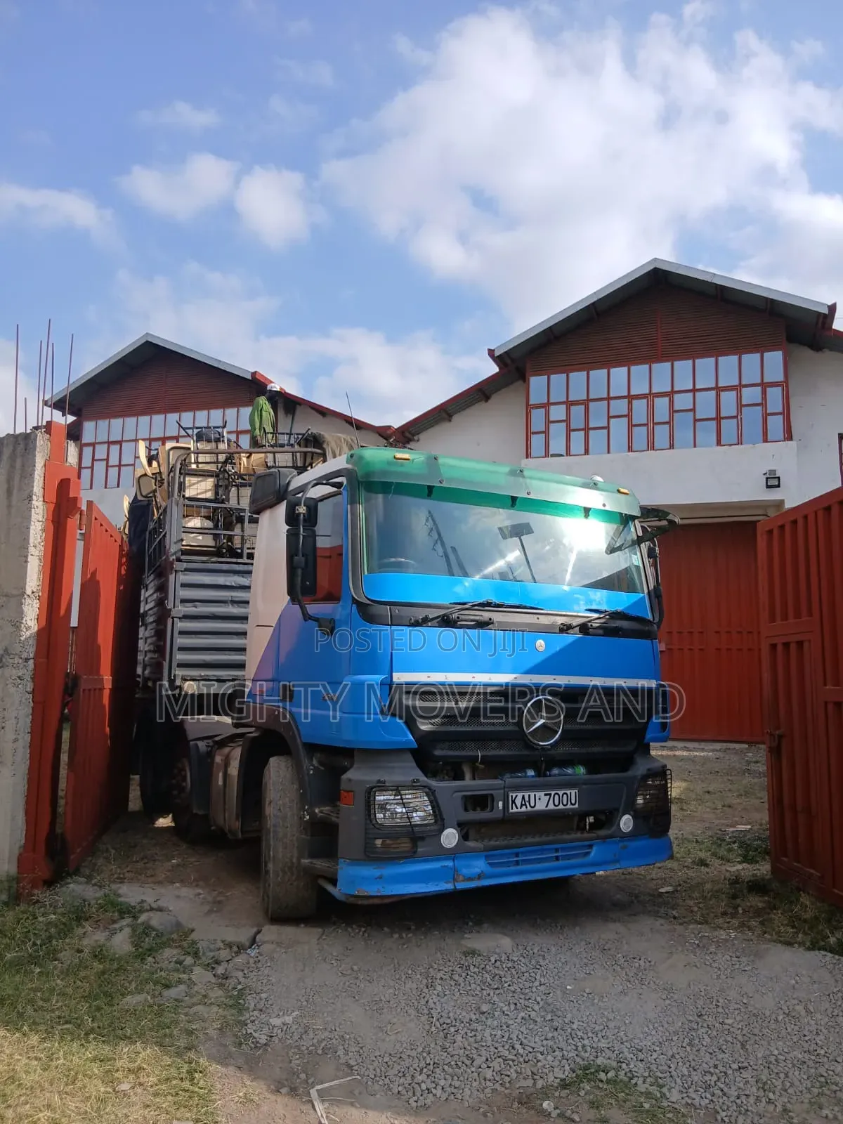 Trailer for Loose Cargoes Transport and Delivery