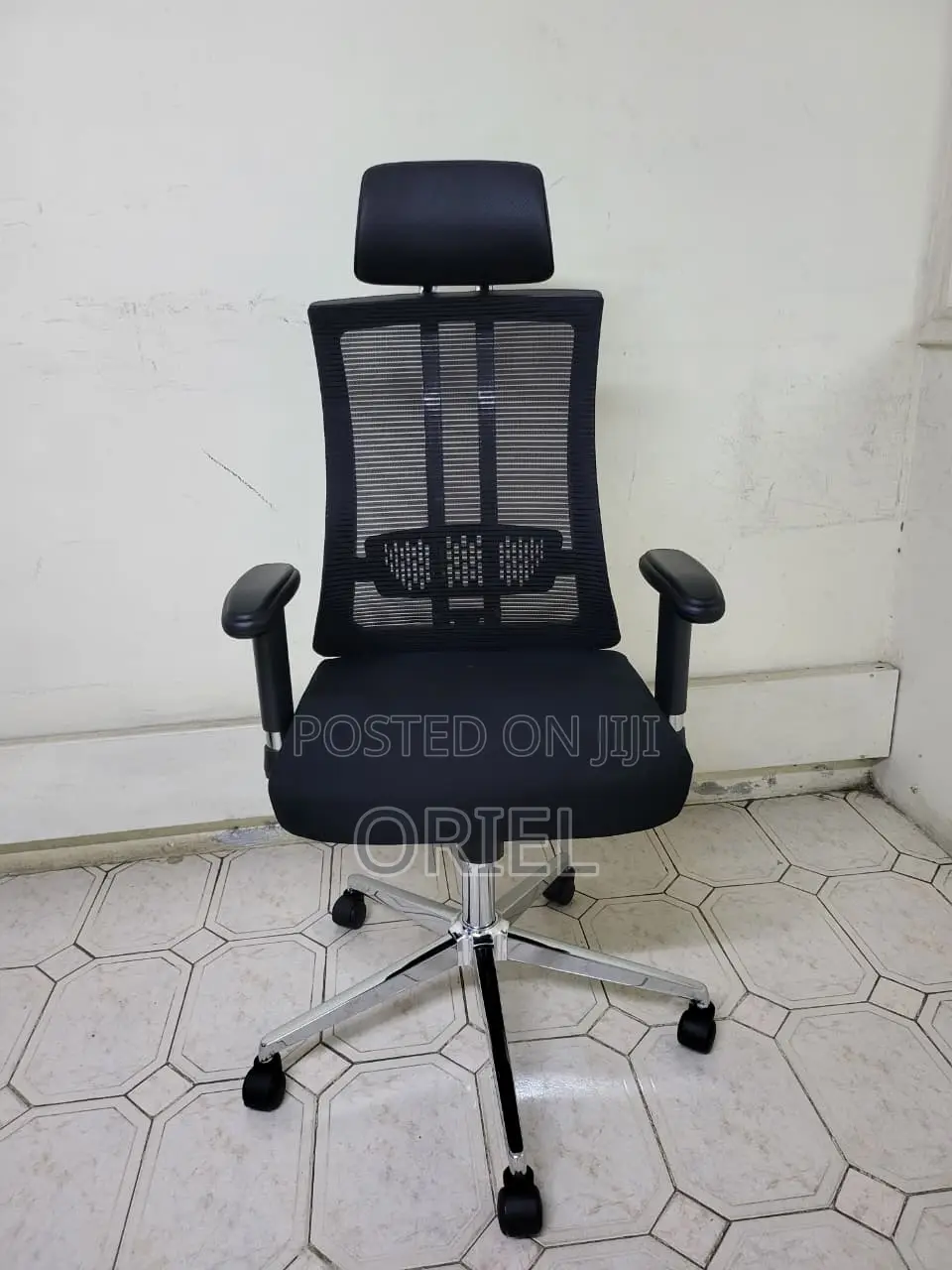 Office Chair : Mesh Swivel Orthopedic Office Chair