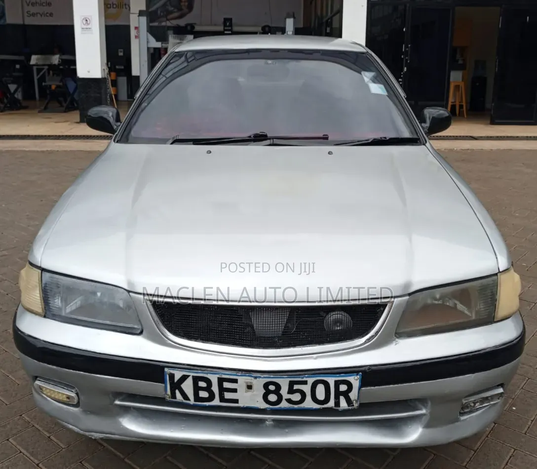 Nissan Sunny 2001 Silver