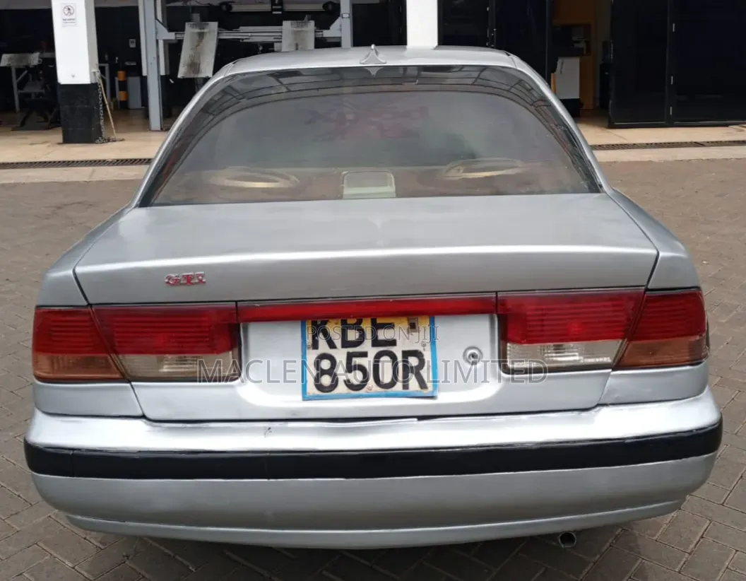 Nissan Sunny 2001 Silver