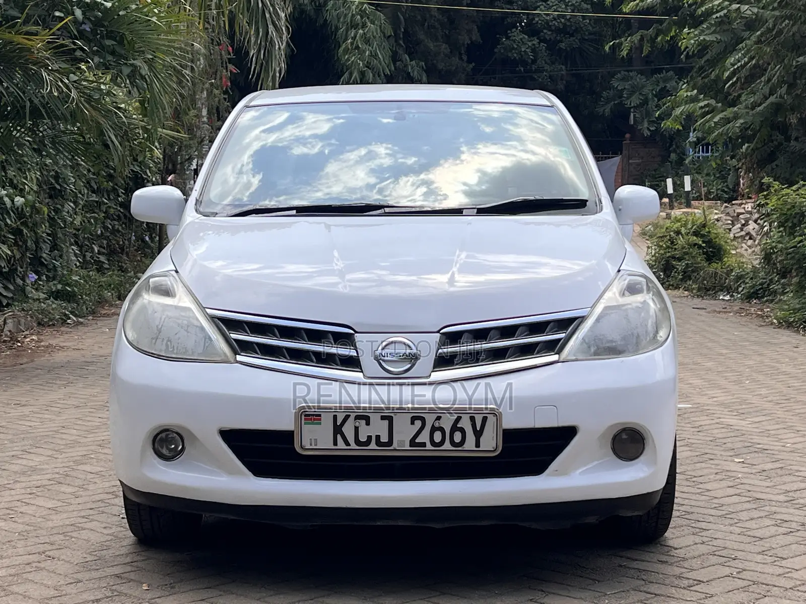 Nissan Tiida 2009 White