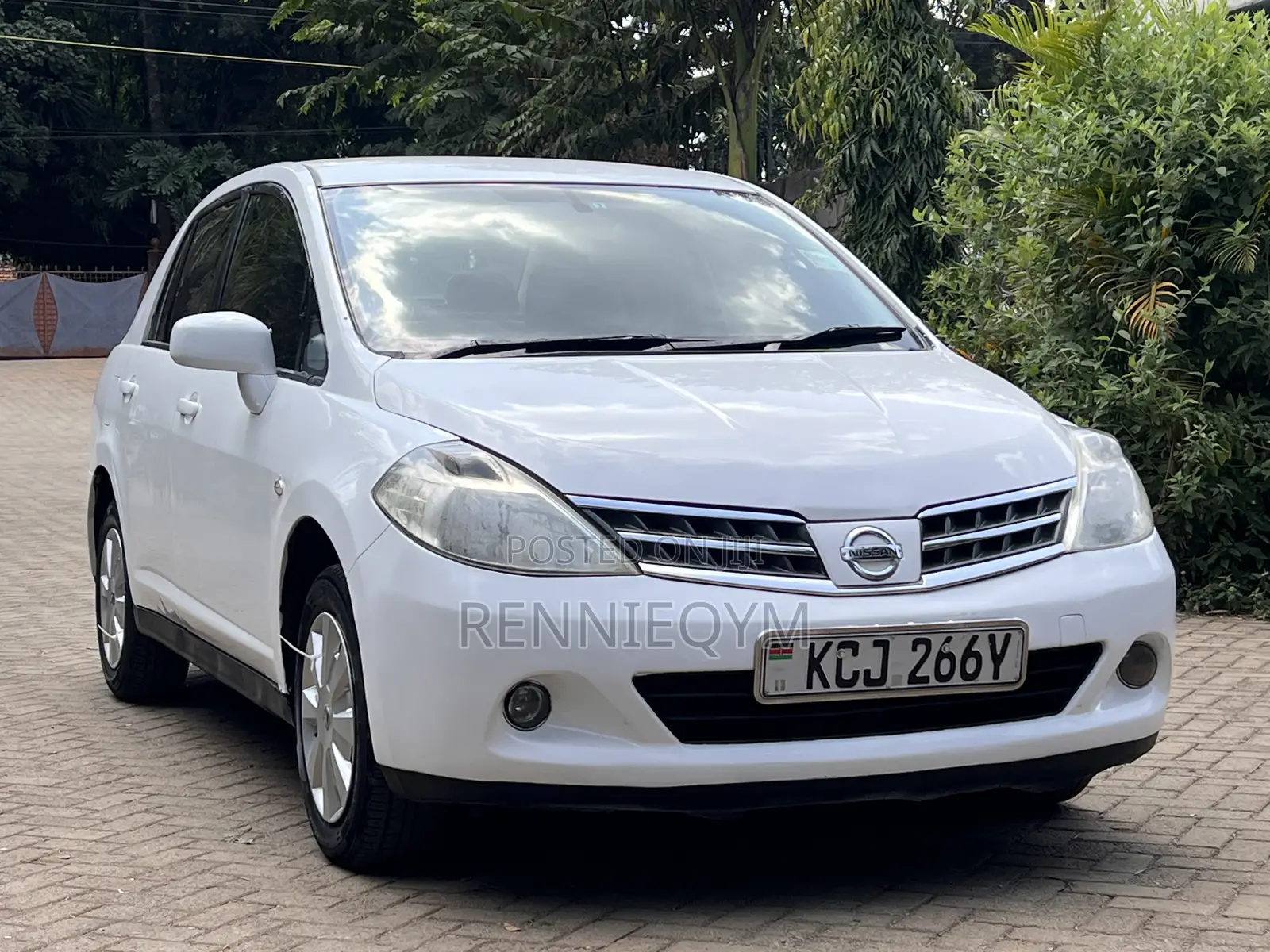 Nissan Tiida 2009 White