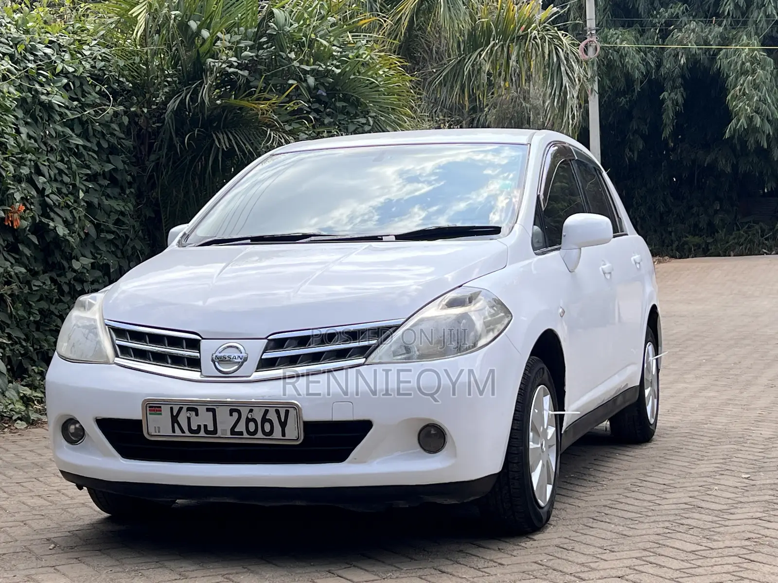 Nissan Tiida 2009 White