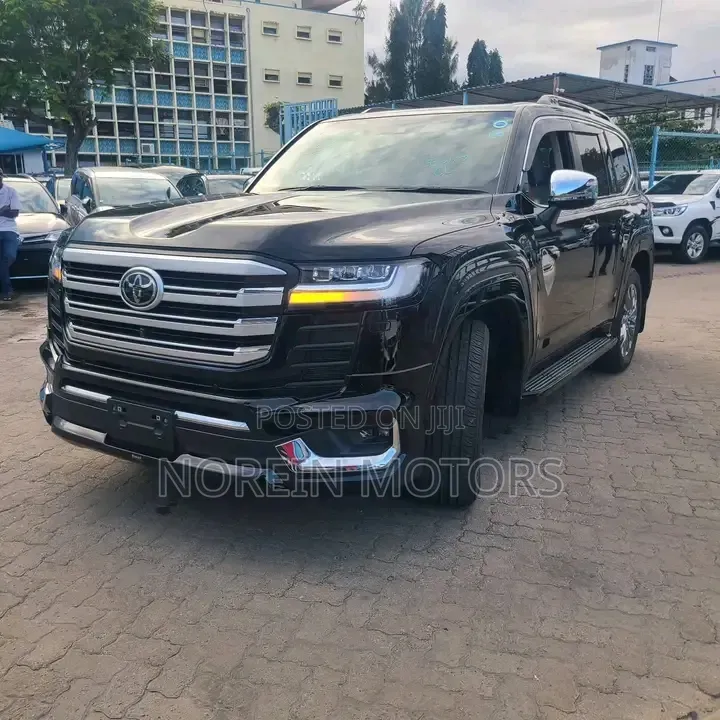 Toyota Land Cruiser 2022 Black