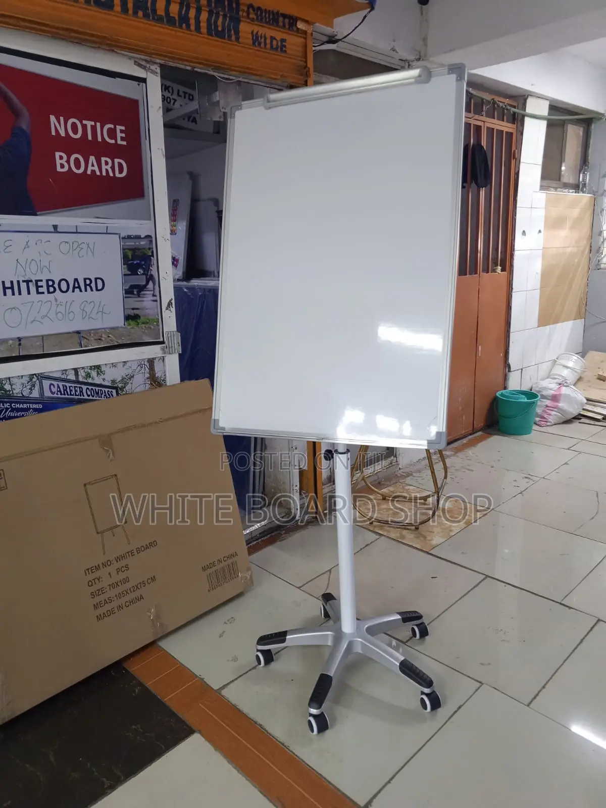 Free Standing Flipchart Stand+ Rollers (70cm X 100cm)For Presentation