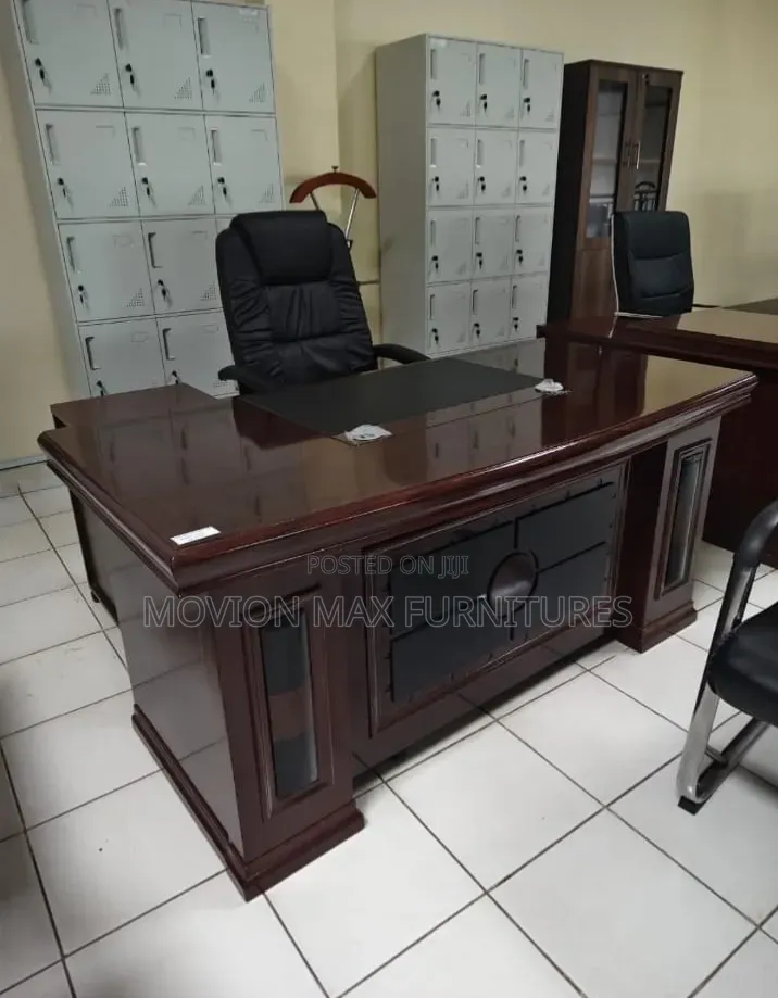 1.6m Executive Office Desk With Pedestal Drawers