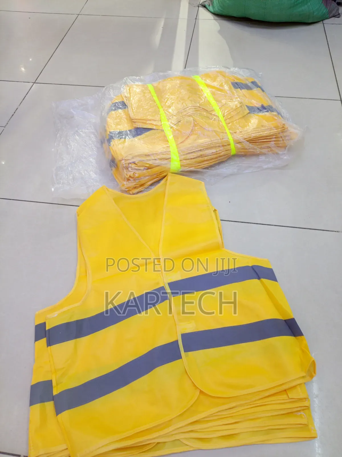 Lightweight High Visibility Safety Vest – Yellow Reflective Jacket