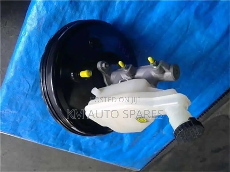 Nissan Bluebird Brake Booster/Master Cylinder