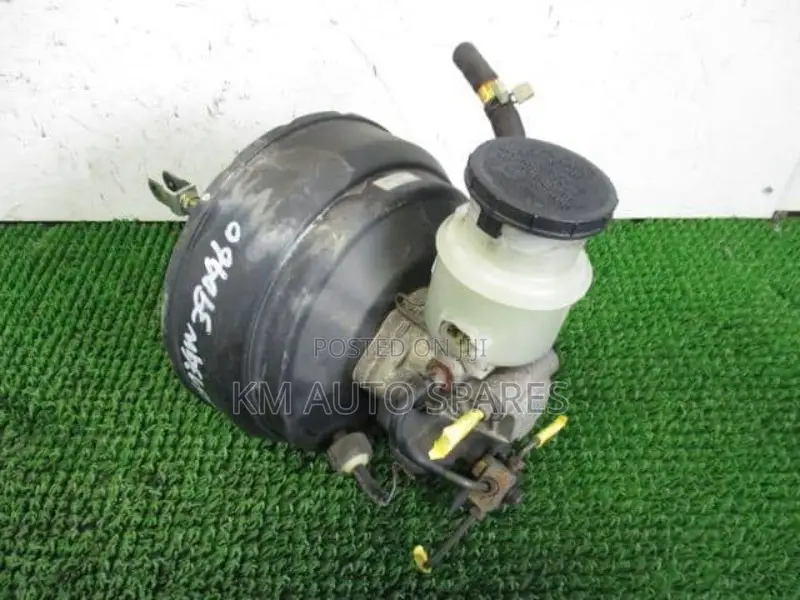 Isuzu Bighorn Brake Booster/Master Cylinder