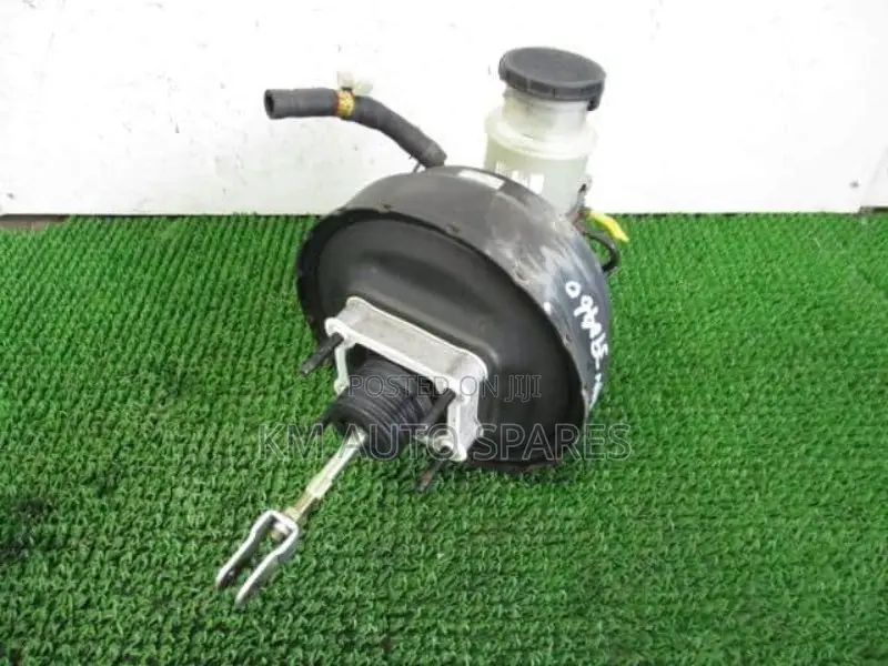Isuzu Bighorn Brake Booster/Master Cylinder
