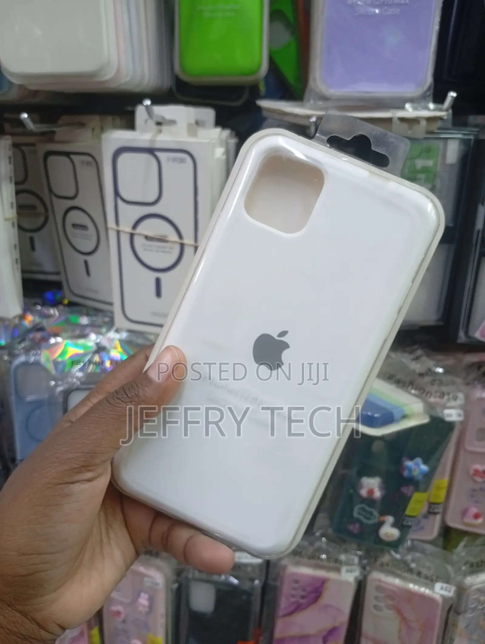 iPhone 11 Smooth, Flexible Exterior White Apple Silicone Case
