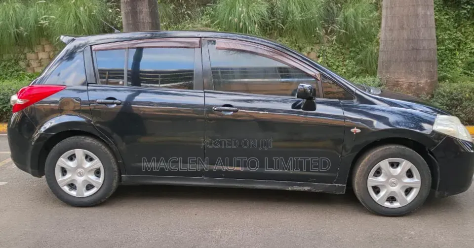 Nissan Tiida 2009 Black