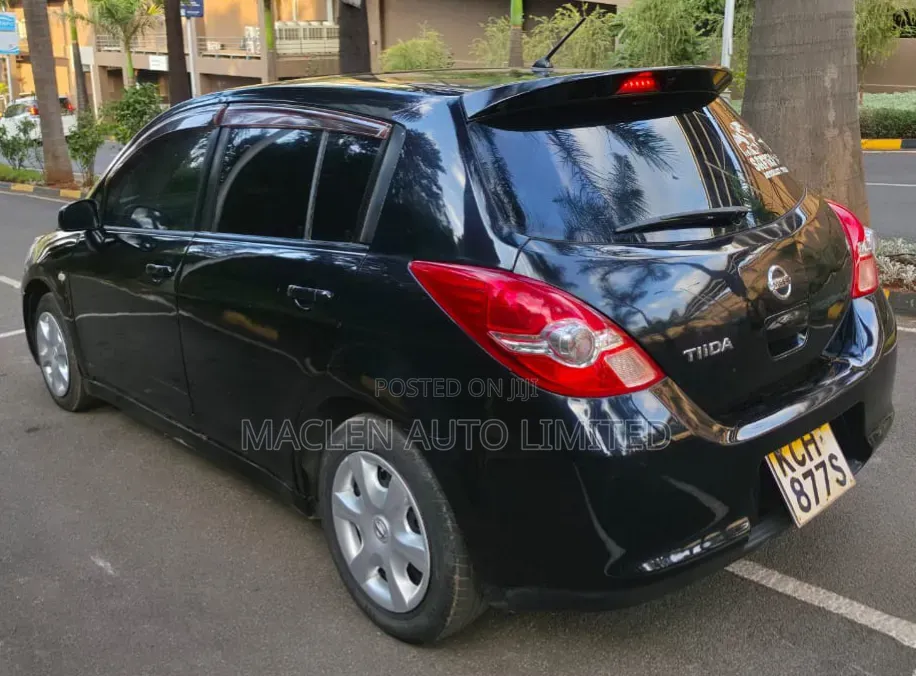 Nissan Tiida 2009 Black