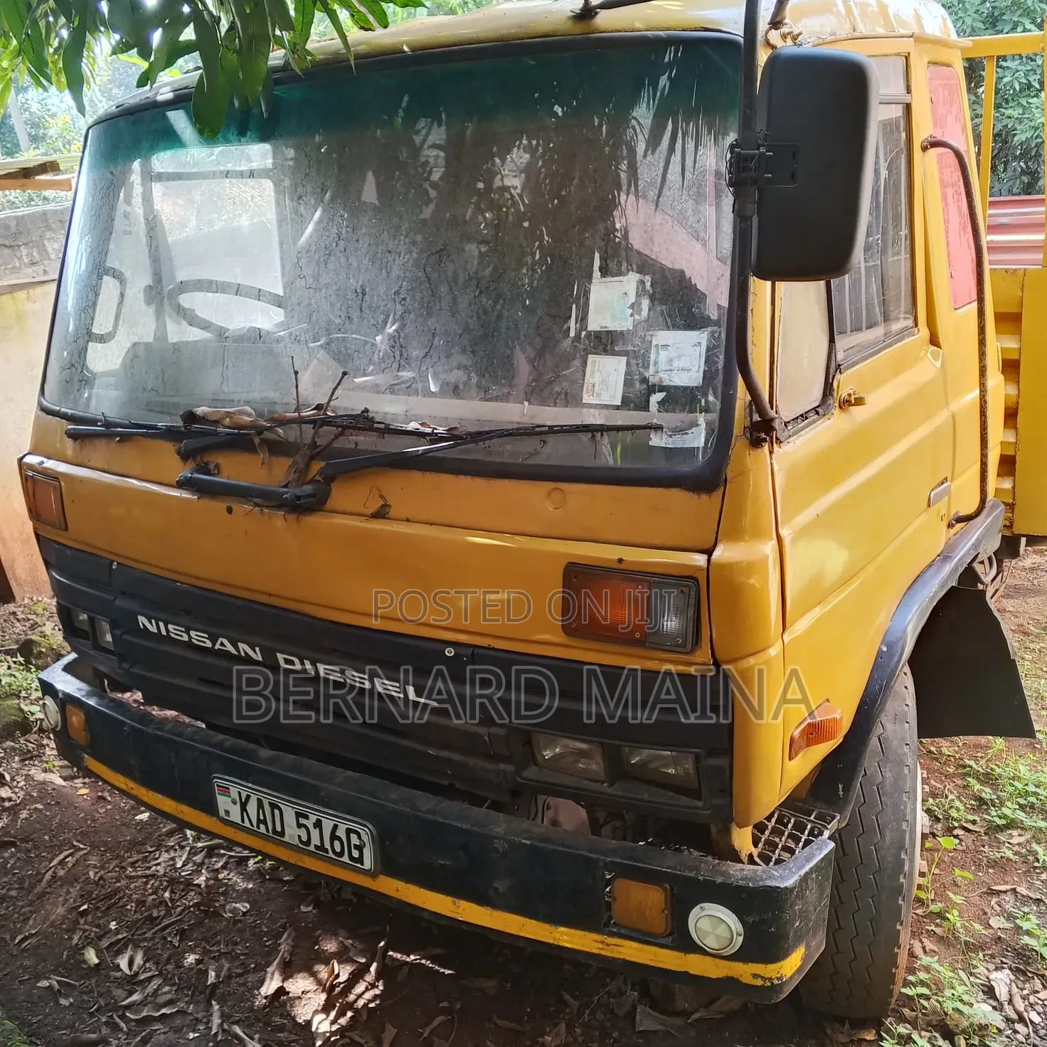 Nissan Diesel Low Bed