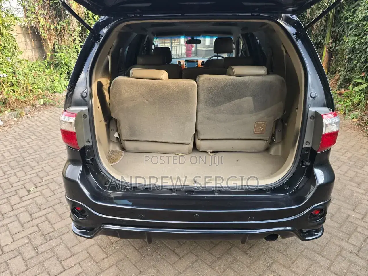 Toyota Fortuner 2010 Black
