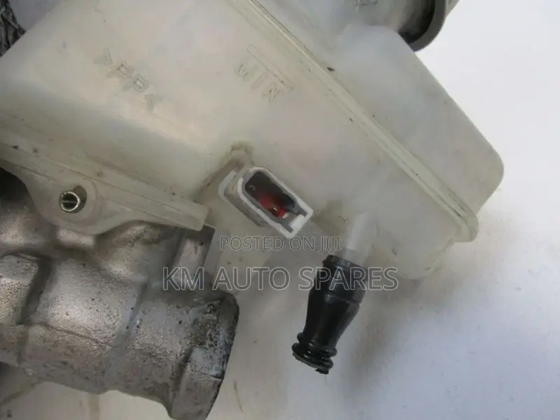 Suzuki Vitara Brake Booster/Master Cylinder