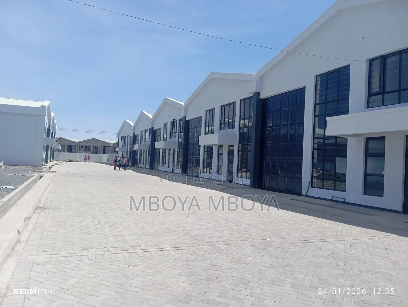 7800sqft Warehouse for Rent in Baba Dogo